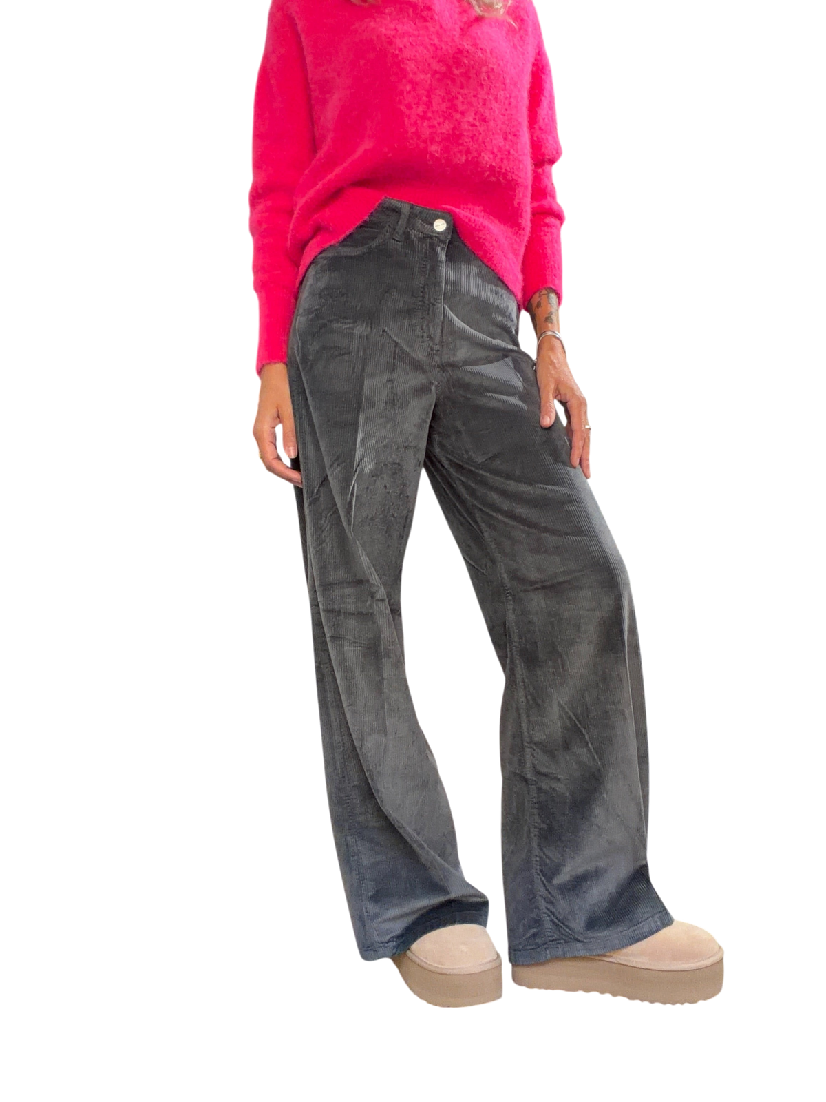 Pantalone wide leg MERCI in velluto a coste grigio antracite a vita alta indossato da una modella, Blaze Shop