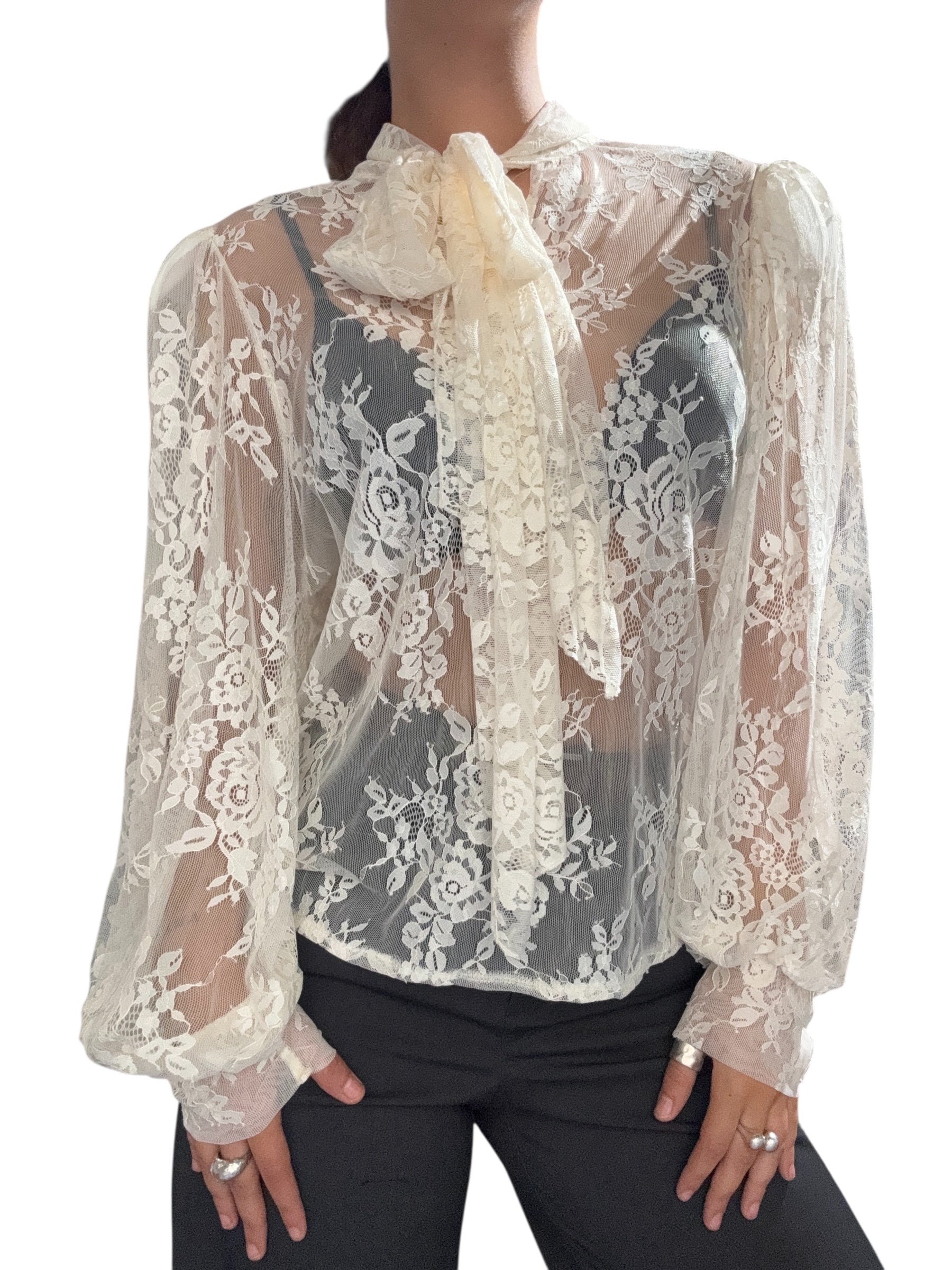 TENSIONE IN Blusa in pizzo con fiocco burro