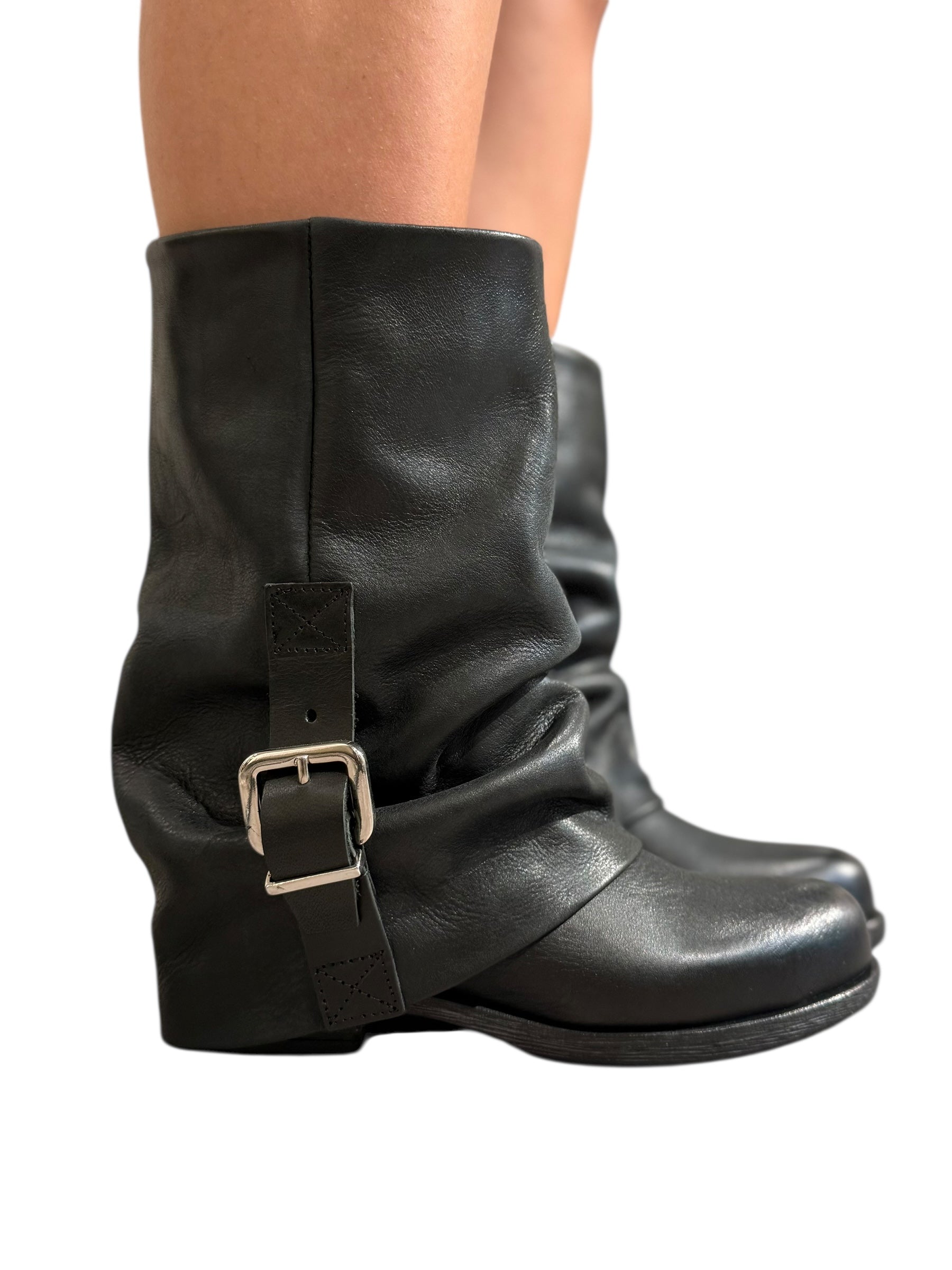 OvyÃ© stivale basso risvolto nero