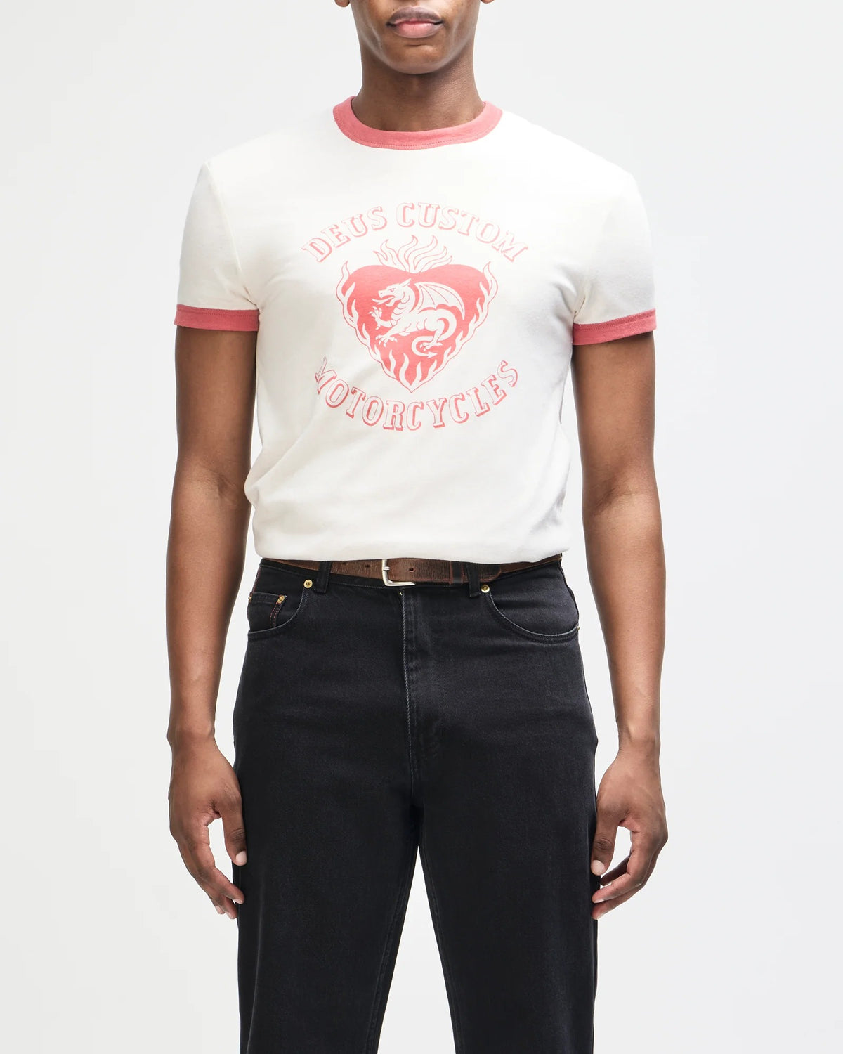 DEUS EX MACHINA Two Minds Ringer Dirty White-Red Apple