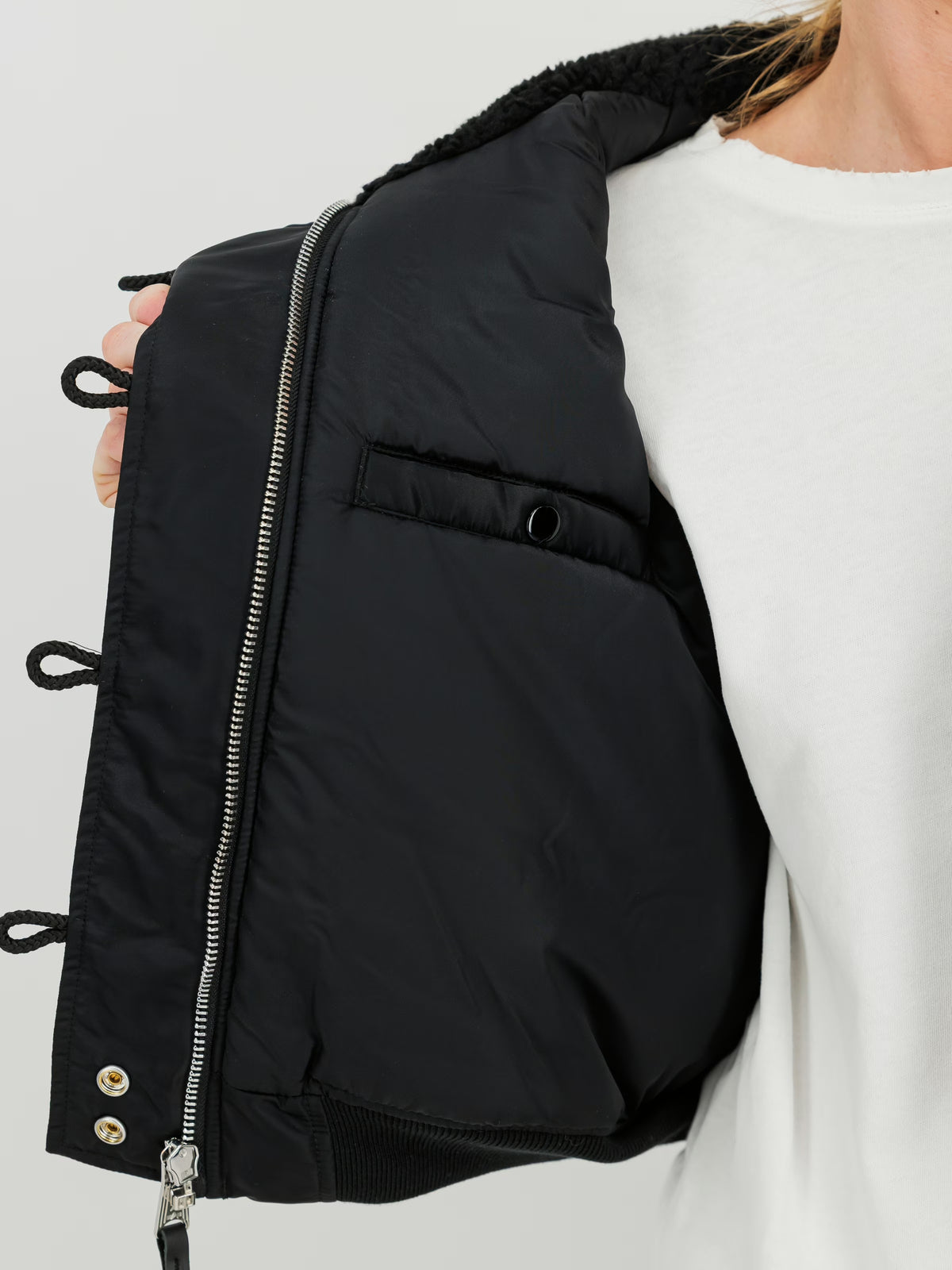 ALPHA INDUSTRIES N-2B Cropped Winter Jacket Women BLACK