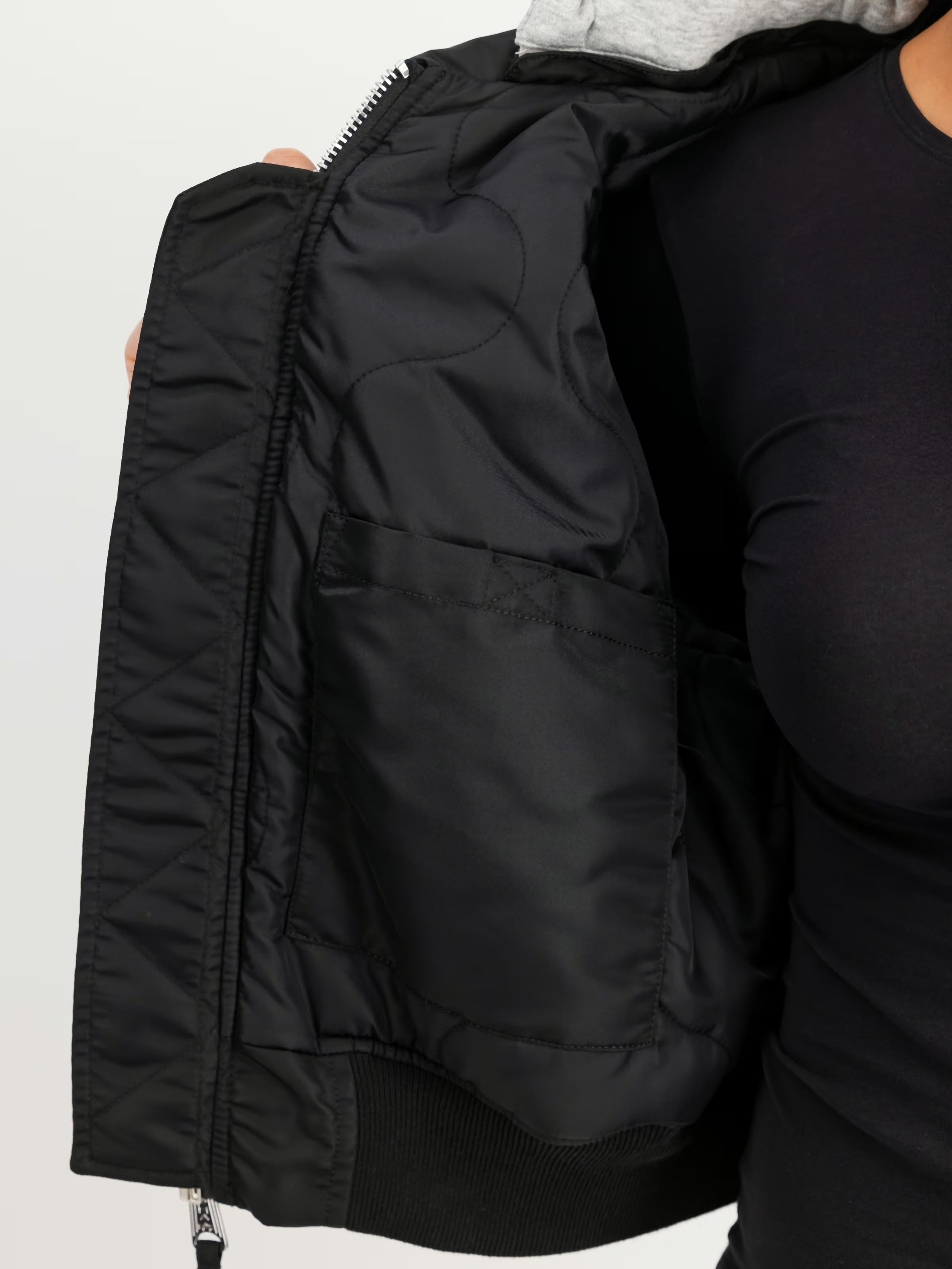 ALPHA INDUSTRIES CWU-45/P Hooded Bomber Jacket Women BLACK