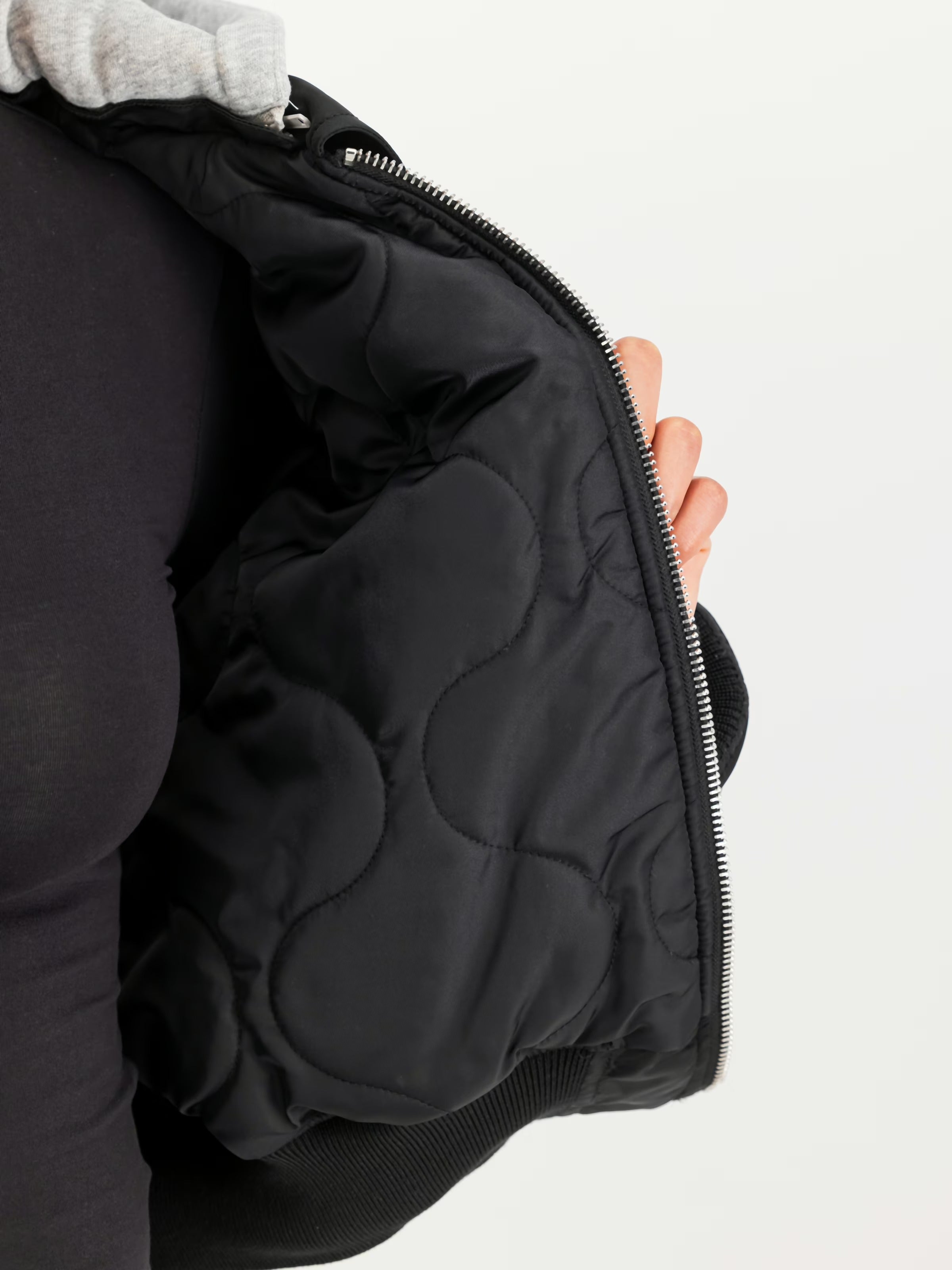 ALPHA INDUSTRIES CWU-45/P Hooded Bomber Jacket Women BLACK