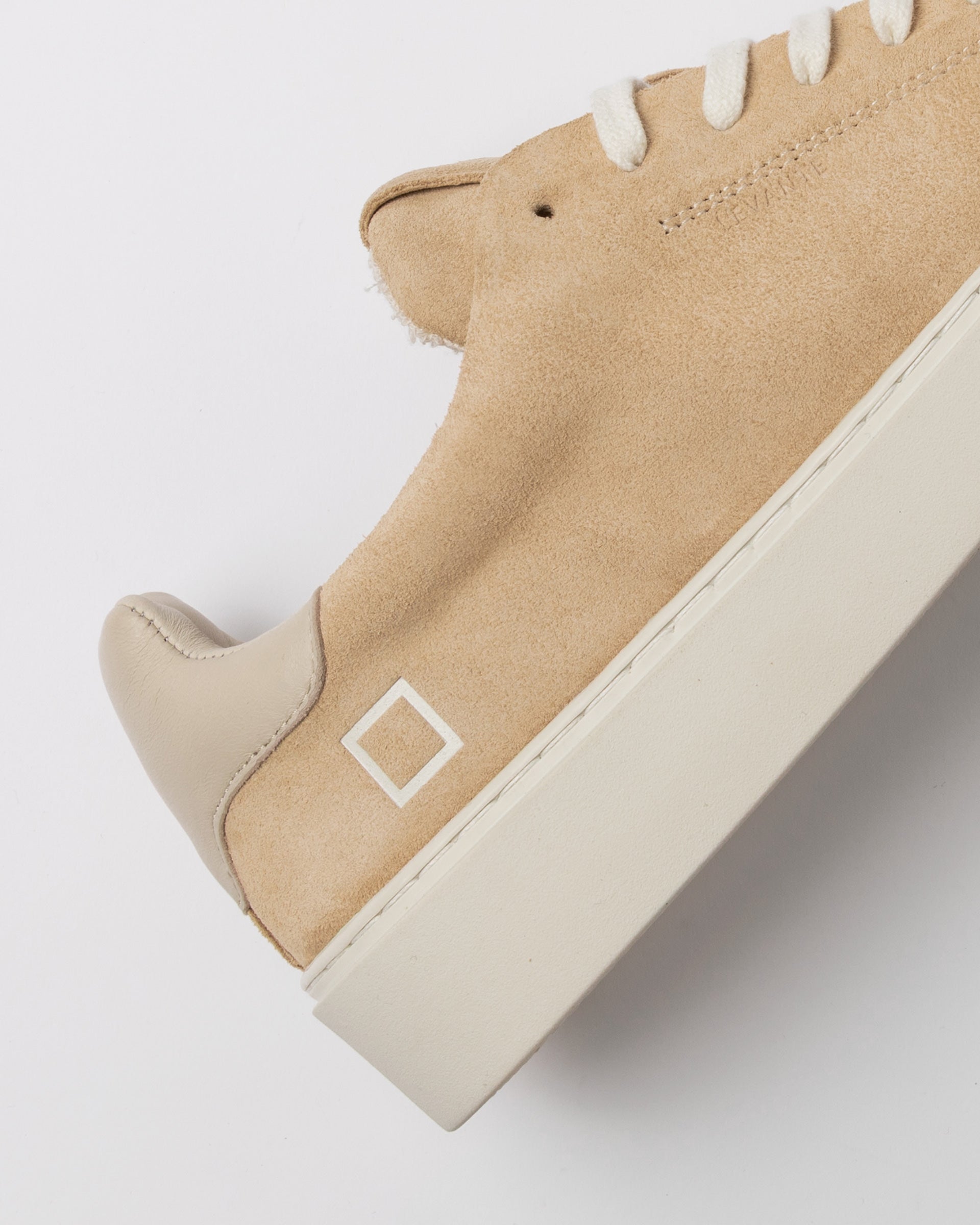 D.A.T.E. LEVANTE SUEDE Beige