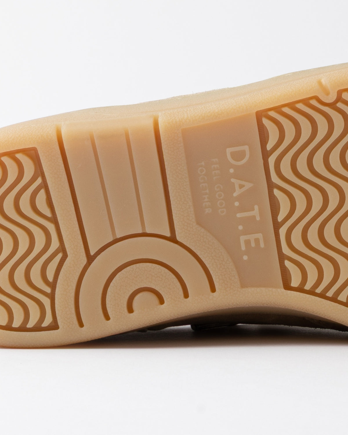D.A.T.E. COURT 2.0 SUEDE Camel
