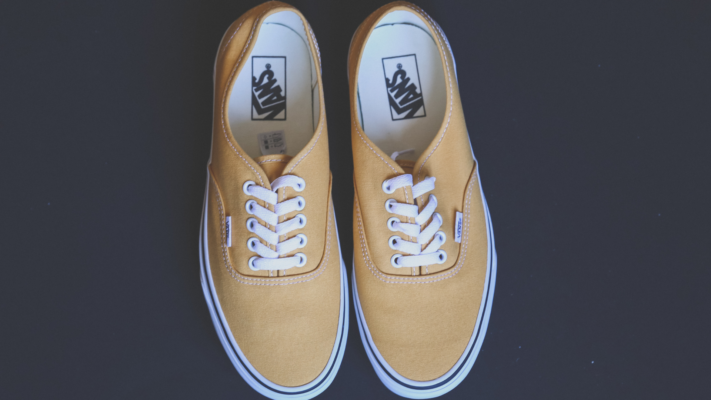 Scarpe fa ginnastica Vans di colore giallo