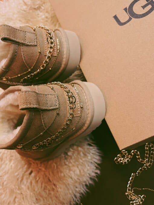 UGG classic Ultra Mini (sand) golden chain