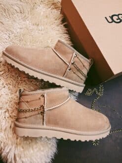 UGG classic Ultra Mini (sand) golden chain