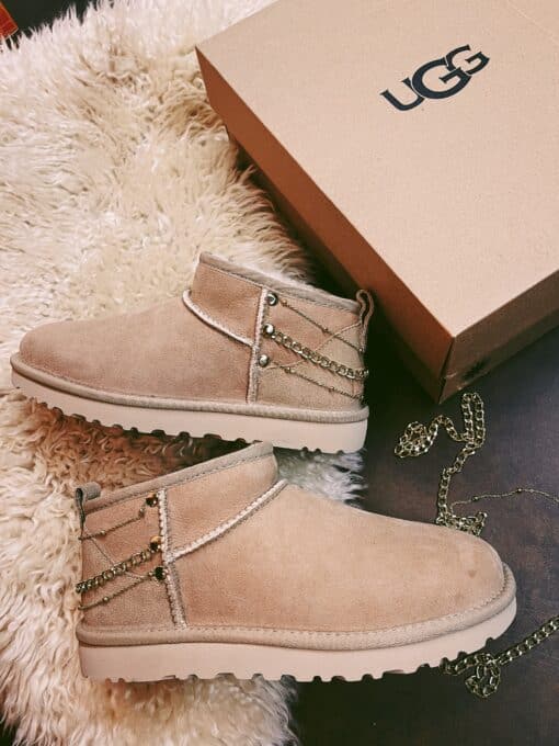 UGG classic Ultra Mini (sand) golden chain