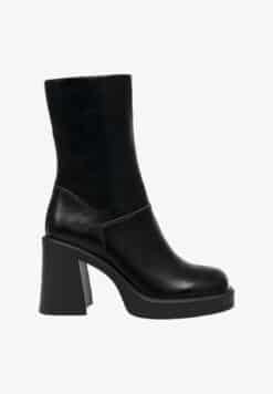 STEVE MADDEN